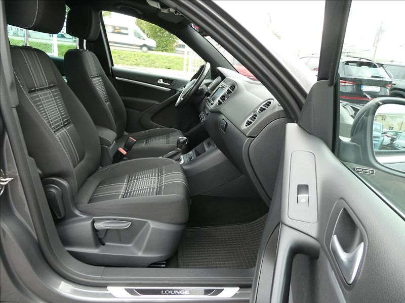 Volkswagen Tiguan 2,0 TDi 110kW Lounge DSG, 4x4 - fotka 22 z 54