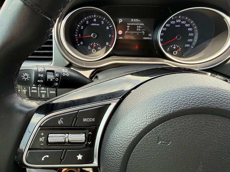 Kia Ceed 1.5 T-GDi 7DCT TOP - fotka 17 z 27