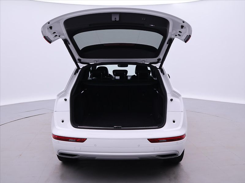 Audi Q5 2,0 TDI S-line 4x4 CZ - fotka 9 z 32