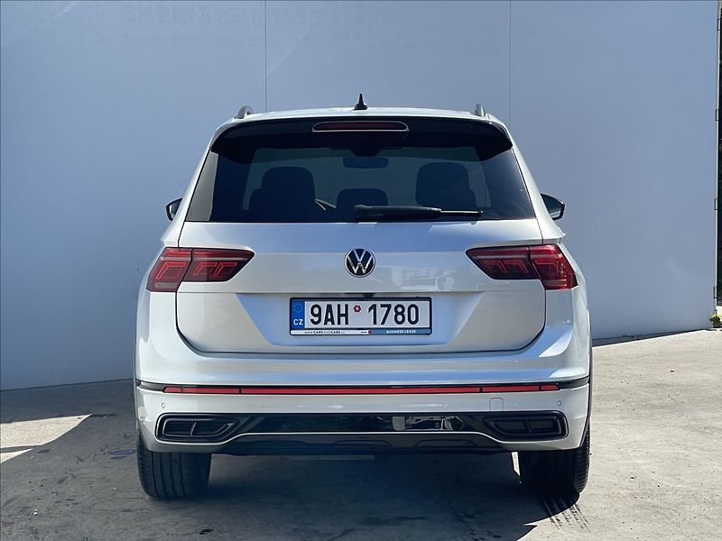 Volkswagen Tiguan 2,0 TDI 4Mot DSG R-Line Matrix - fotka 22 z 23