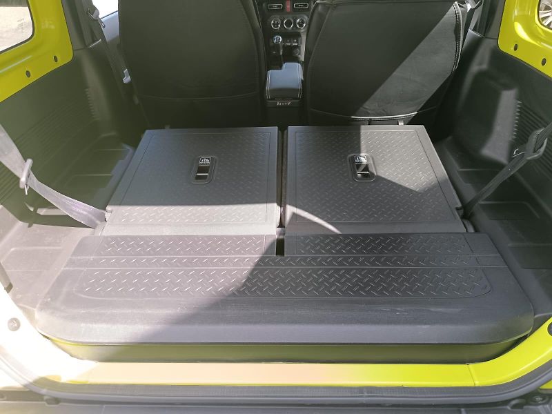 Suzuki Jimny 1.5/75kW,4x4, Comfort+, 4místa - fotka 17 z 38