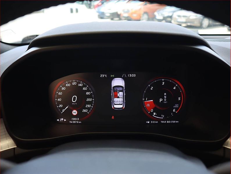 Volvo XC40 (2018) Inscription D4 AWD - fotka 11 z 20
