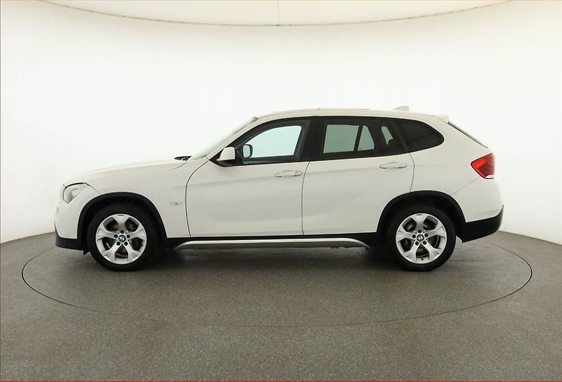 BMW X1 (2010) xDrive20d, 4X4, Serv.kniha - fotka 3 z 15