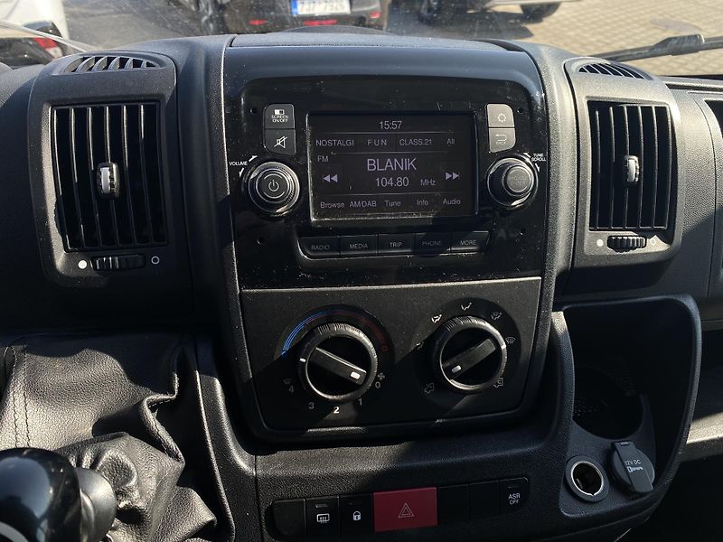 Peugeot Boxer (2020) 2.2 BlueHDi 140 MAN6 SKLÁPĚČ - fotka 19 z 23