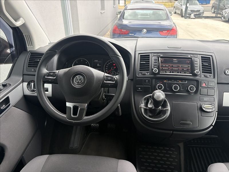 Volkswagen Multivan 2,0 103 kw servis TOP stav - fotka 12 z 28