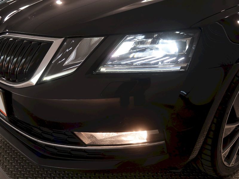 Škoda Octavia (2019) LAURIN&KLEMENT 2.0TDI 110KW DS - fotka 10 z 48
