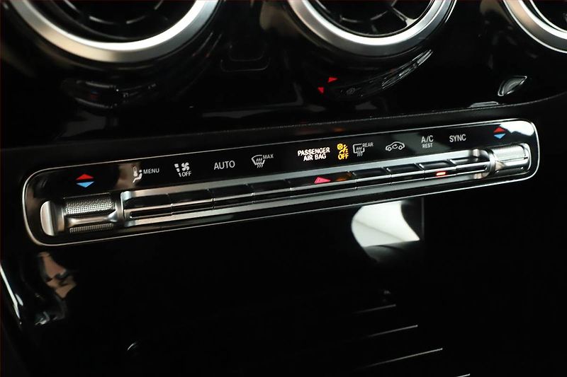 Mercedes-Benz CLA (2020) 200 - fotka 15 z 20