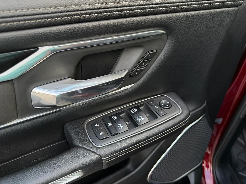Dodge RAM (2019) +HEMI+LARAMIE+OFFROAD PAKET+ - fotka 16 z 22
