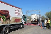 Opatření proti zavlečení slintavky a kulhavky do České republiky na hraničním přechodu Lanžhot - Brodské u dálnice D2 s mimořádným frézováním dezinfekčních van.