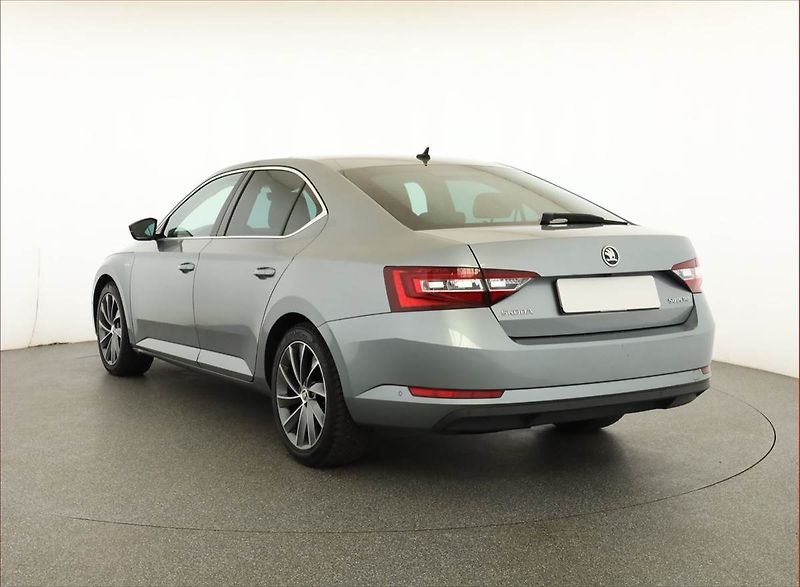 Škoda Superb (2017) Laurin&Klement 2.0 TDI - fotka 4 z 21