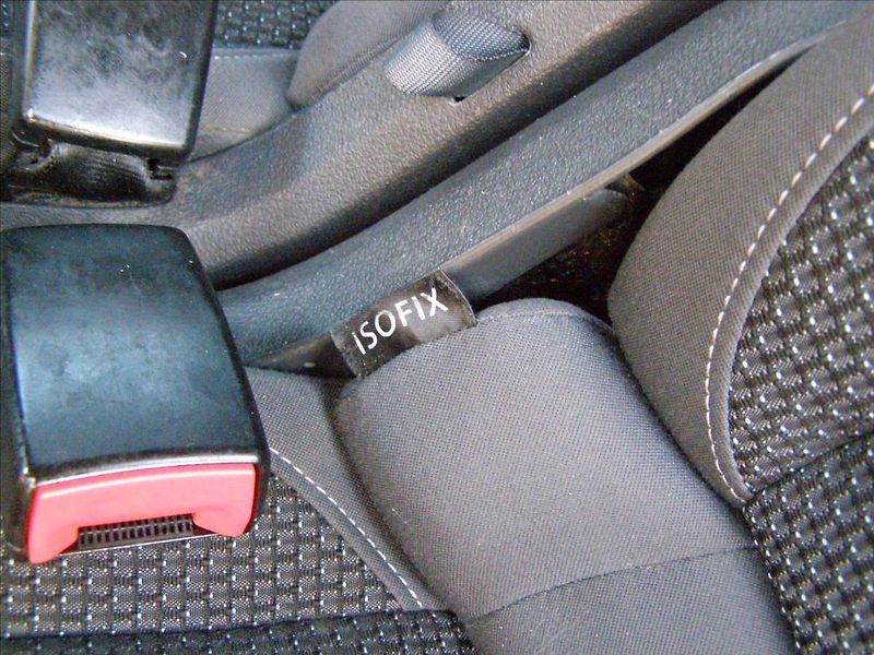 Volkswagen Touran 1,2   77KW REZERVACE - fotka 20 z 39