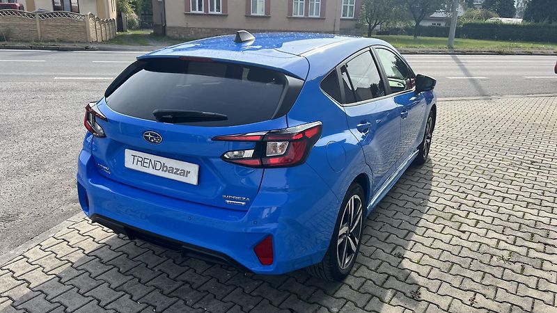 Subaru Impreza 2.0 e-Boxer ACTIVE CVT 4X4 - fotka 4 z 12