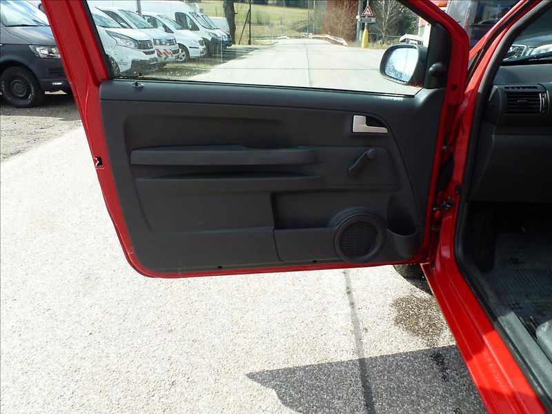 Volkswagen Fox 1,2 HTP 12V - fotka 14 z 41