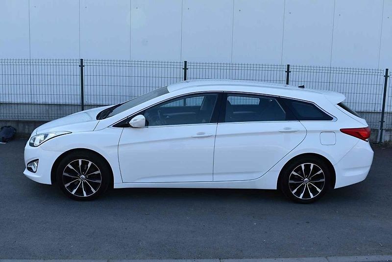Hyundai i40 kombi je velké auto za poměrně příznivé ceny