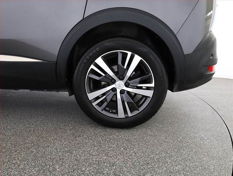 Peugeot 5008 (2021) 1.5 BlueHDi, Automat, 7 míst - fotka 19 z 19