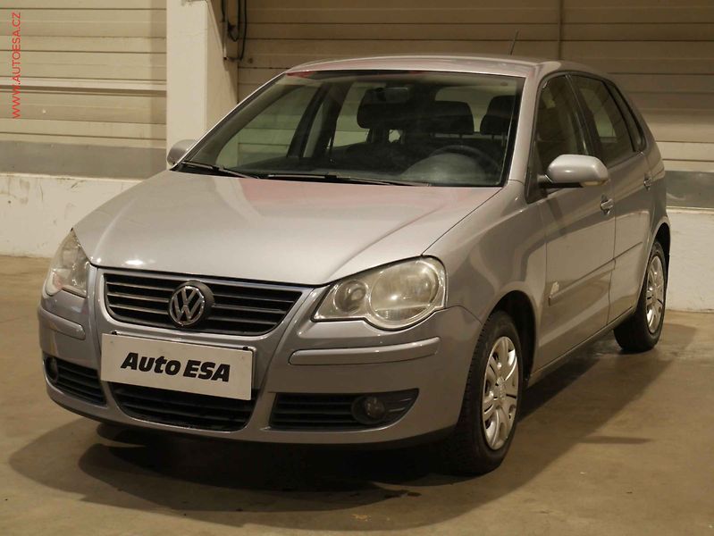 Volkswagen Polo (2008) 1.2i, ČR, AC - fotka 3 z 16