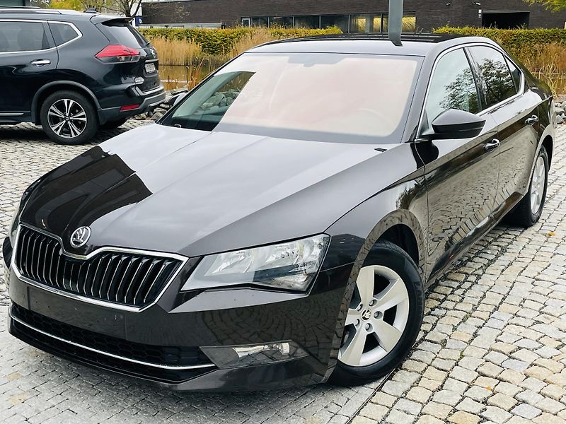 Škoda Superb 1.4TSI 1.MAJITEL KAMERA VÝHŘEV - fotka 2 z 48