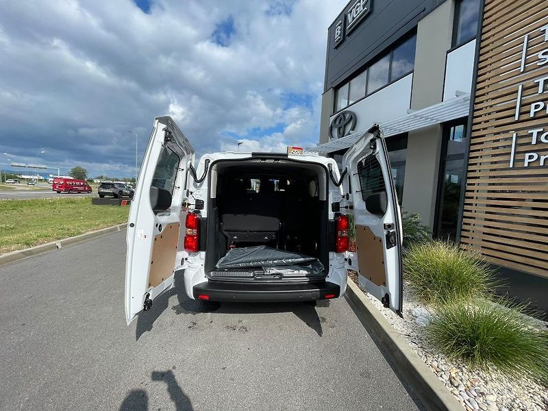 Toyota ProAce Verso 2.2D M/T L2 Business Comfort - fotka 9 z 30