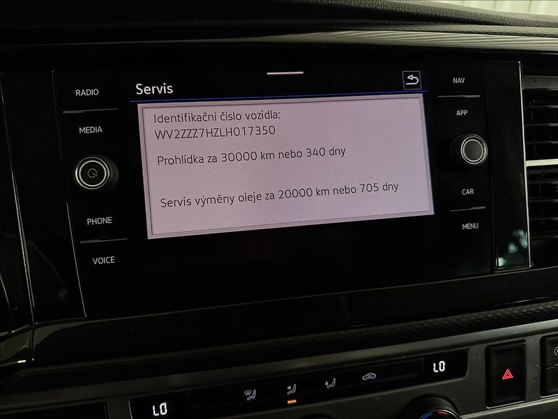 Volkswagen Caravelle 2.0TDI 4MOTION DSG ACC VC LED - fotka 22 z 37