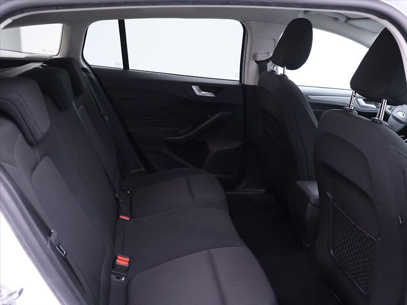 Ford Focus 1,0 EcoBoost 74kW CZ DPH - fotka 14 z 34