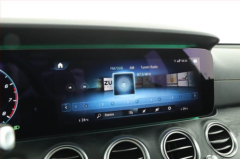 Mercedes-Benz Třídy E (2021) E 450 4MATIC - fotka 14 z 21