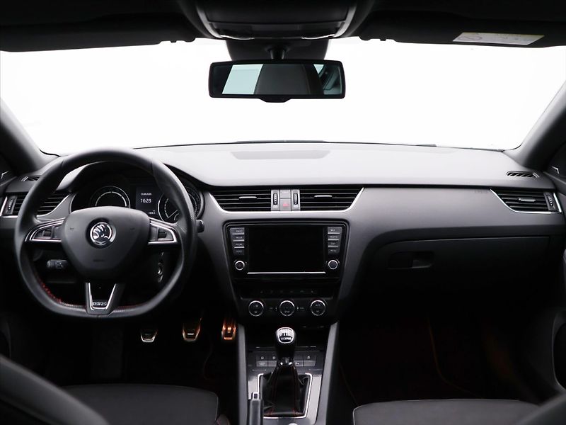 Škoda Octavia 2,0 TDI 135kW RS Xenon Navi - fotka 22 z 30