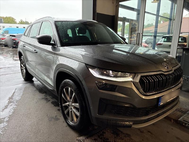 Škoda Kodiaq 2,0 TDI STYLE TAŽNÉ KAMERA 360 - fotka 2 z 9