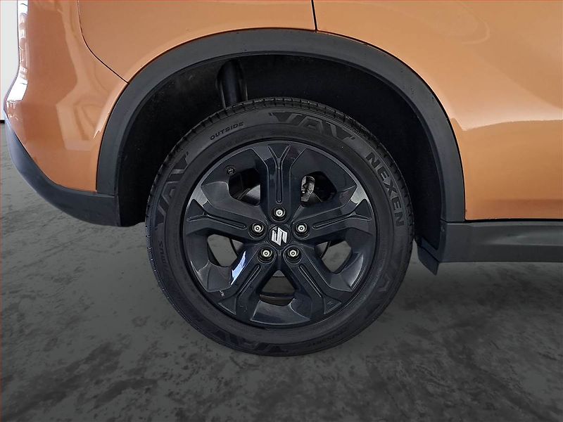 Suzuki Vitara (2017) Elegance 1.4 BoosterJet, 4X4 - fotka 15 z 20