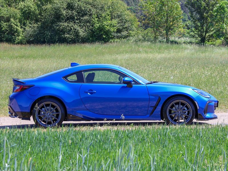 Subaru BRZ 2,4 168kW Limited Sti CZ - fotka 8 z 39