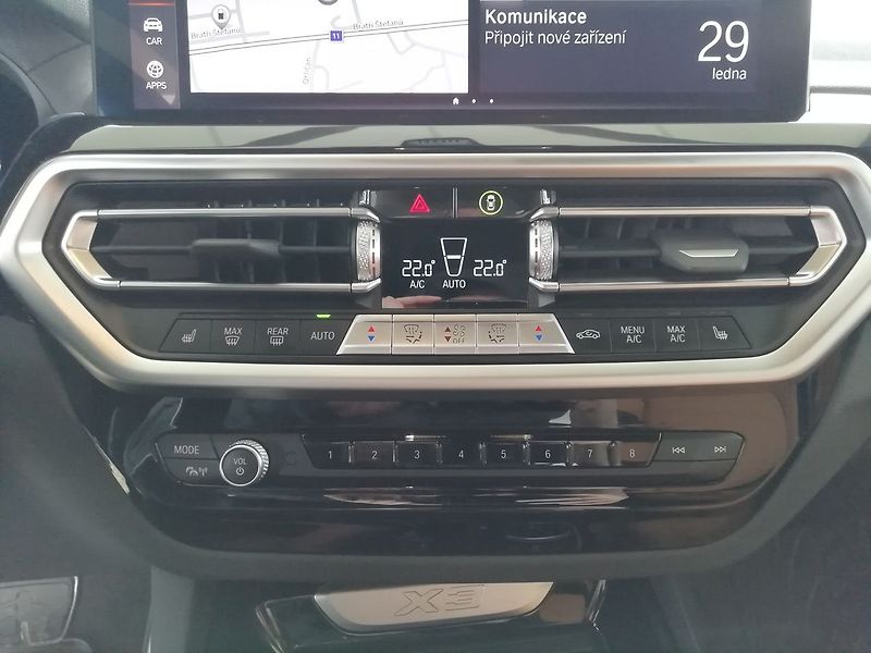 BMW X3 xDrive 30d M-Sport  210 kW - fotka 15 z 25