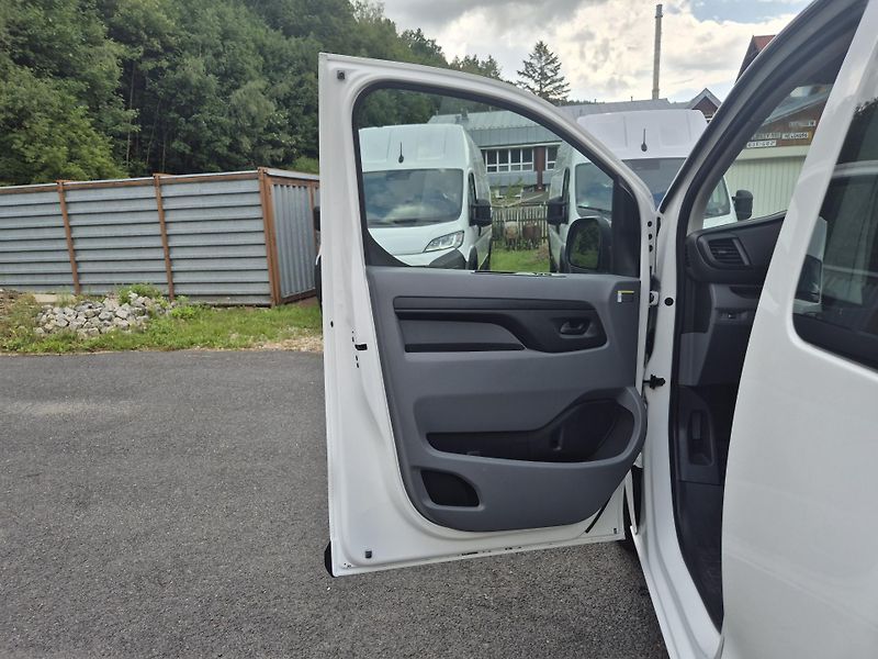 Opel Vivaro E FLEXSPACE L 6 MÍST - fotka 29 z 37