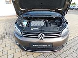 Volkswagen Touran (2012) 2.0 TDi Webasto - náhled 22