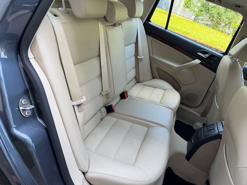 Škoda Octavia 2,0 TDi combi / servis.kn. / - fotka 17 z 37
