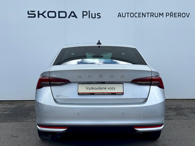 Škoda Octavia (2024) 1.5 TSI 110kW DSG Top Selectio - fotka 32 z 35