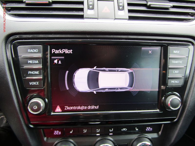 Škoda Octavia (2014) 2.0 TDi, RS, DSG - fotka 15 z 18