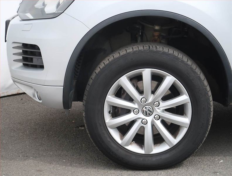 Volkswagen Touareg (2013) 3.0 TDI, 4X4, Automat - fotka 15 z 23
