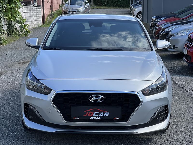 Hyundai i30 Fastback 1.0T-GDi KOUPENO V ČR - fotka 2 z 37