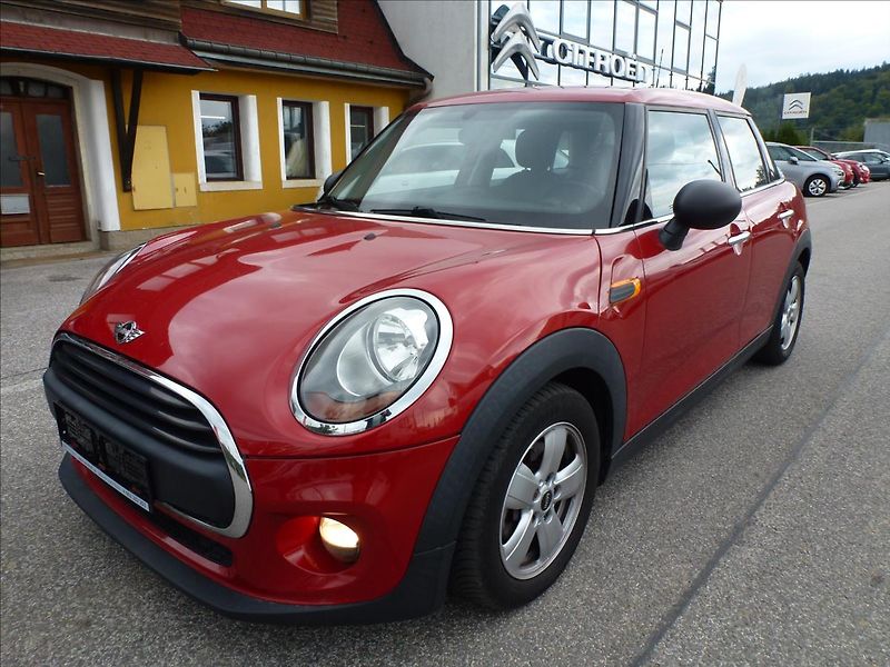 Mini One 1,5 D 5 dveří  TWINPOWER TURBO - fotka 2 z 51