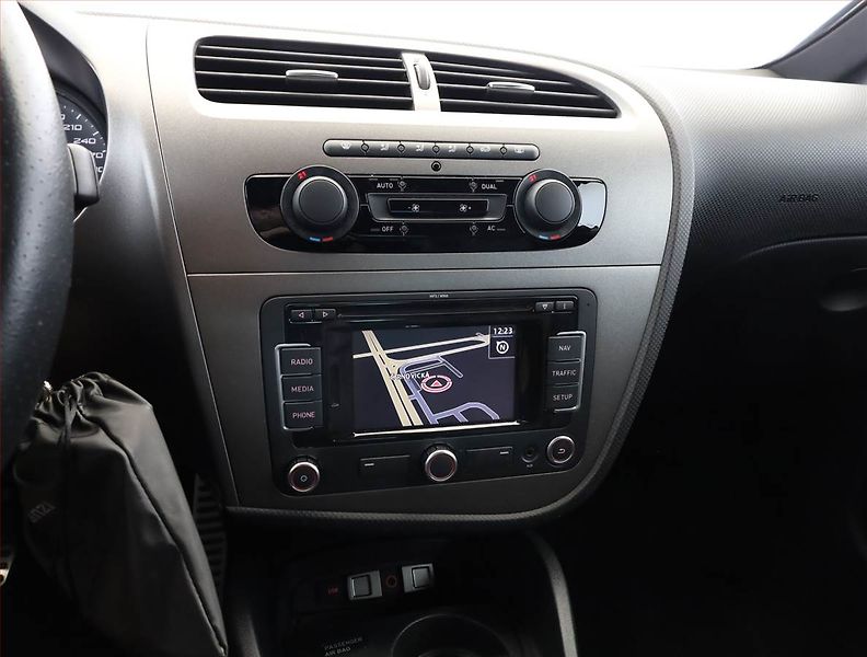 Seat Leon (2010) 2.0 TSI Cupra R, Navi, Xenony - fotka 10 z 18