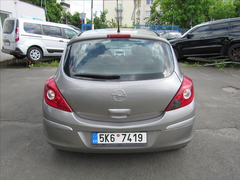 Opel Corsa 1,2 i 59kW - fotka 5 z 26