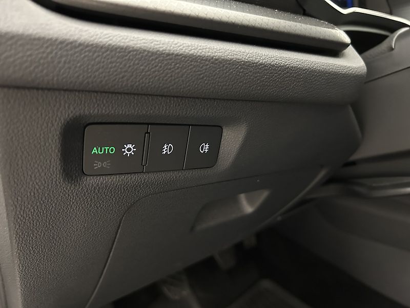 Škoda Octavia 1.5 TSI Ambition - fotka 9 z 26