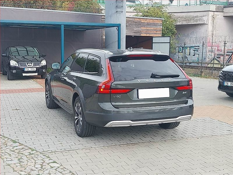 Volvo V90 (2021) Cross Country - fotka 4 z 20