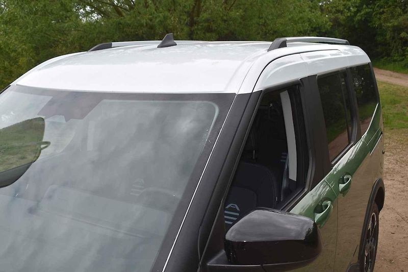 Auto je přímo stvořené k rodinným výletům