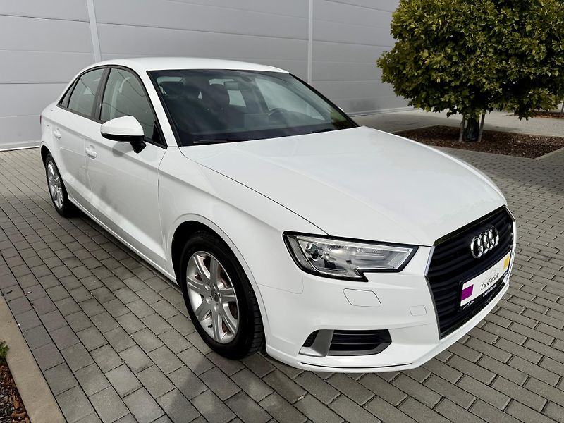 Audi A3 (2018) 1.0 TFSI Sport - fotka 1 z 19