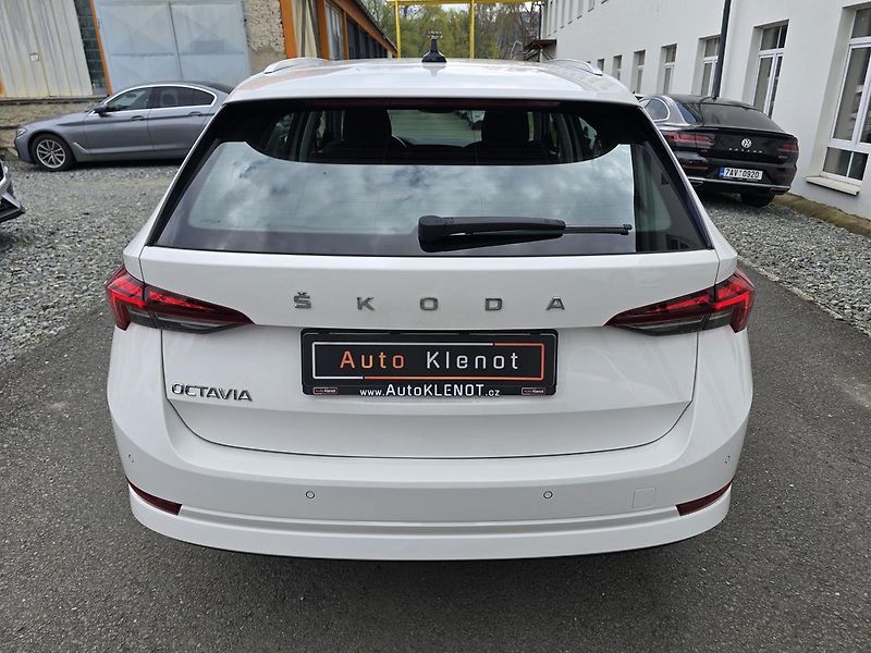 Škoda Octavia 110kW DSG STYLE + NAVI - fotka 6 z 41