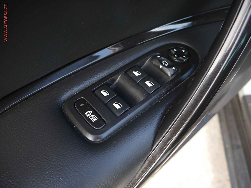 Citroën C5 (2012) 2.0 HDi, AC, kožený in. - fotka 16 z 19