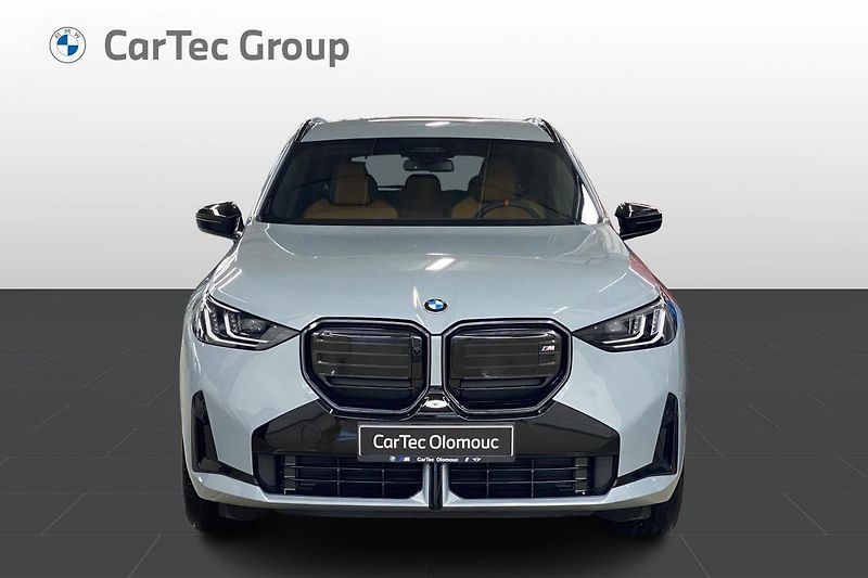 BMW X3 M50 xDrive - fotka 4 z 8