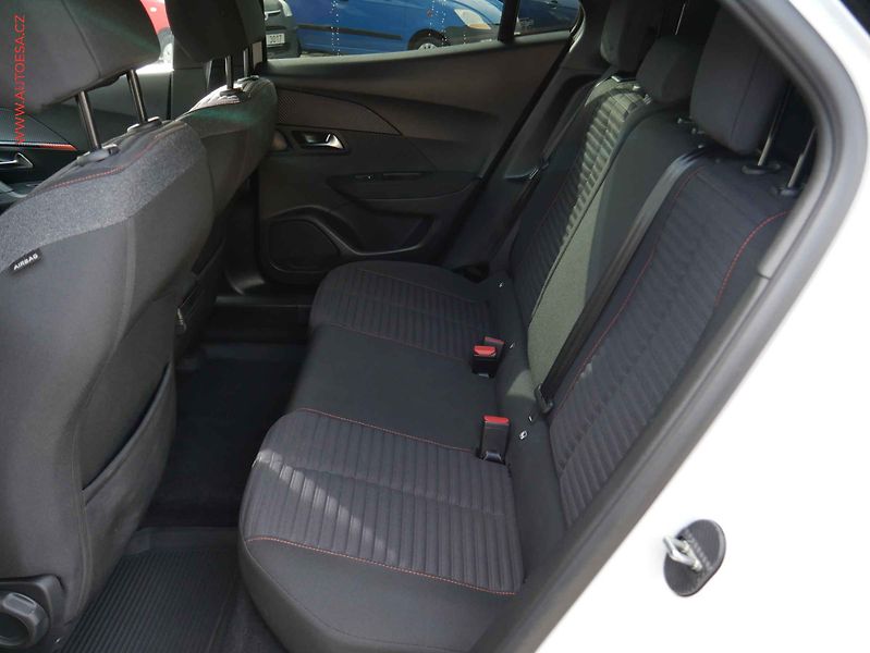 Peugeot 2008 (2023) 1.2PT, 1.maj,ČR, Active, LED - fotka 10 z 16