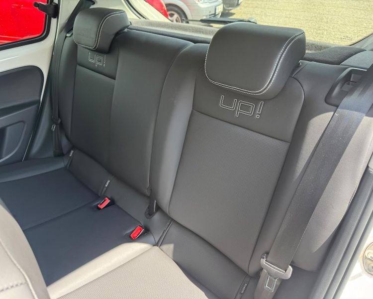 Volkswagen up! (2014) / Servisní knížka - fotka 14 z 14