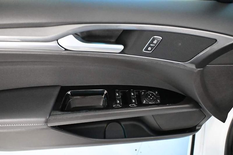 Ford Mondeo (2020) 2.0 LED SONY ACC TITANIUM Weba - fotka 15 z 37